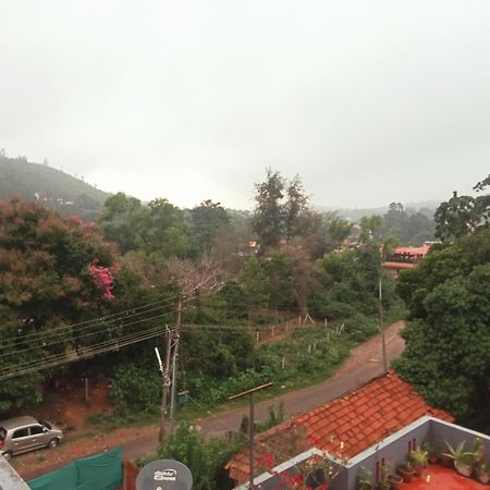 Eshwarkrupa Homestay 马迪凯里 外观 照片