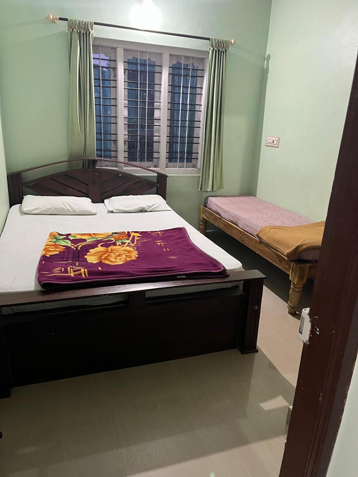 Eshwarkrupa Homestay 马迪凯里 外观 照片