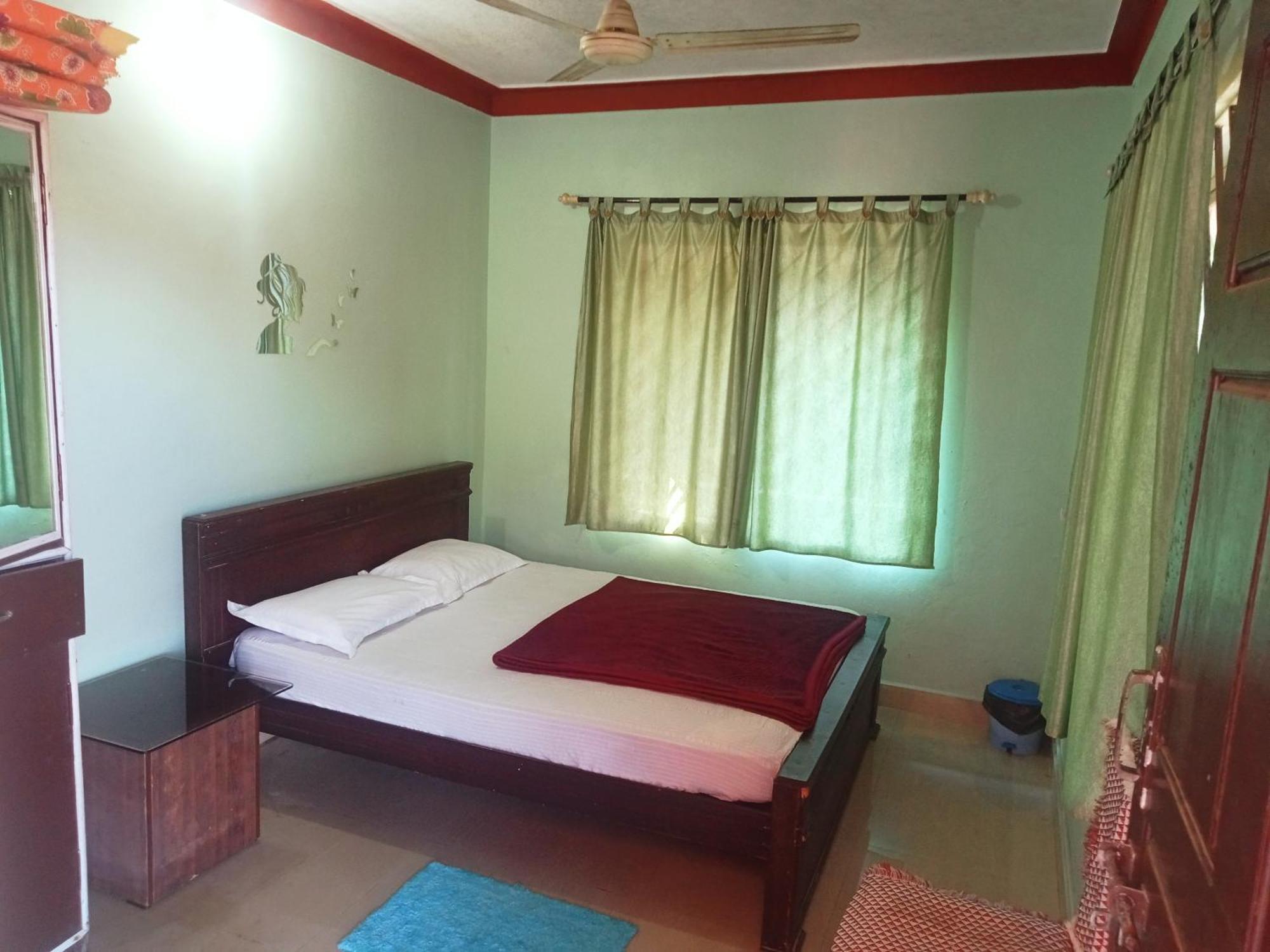 Eshwarkrupa Homestay 马迪凯里 外观 照片