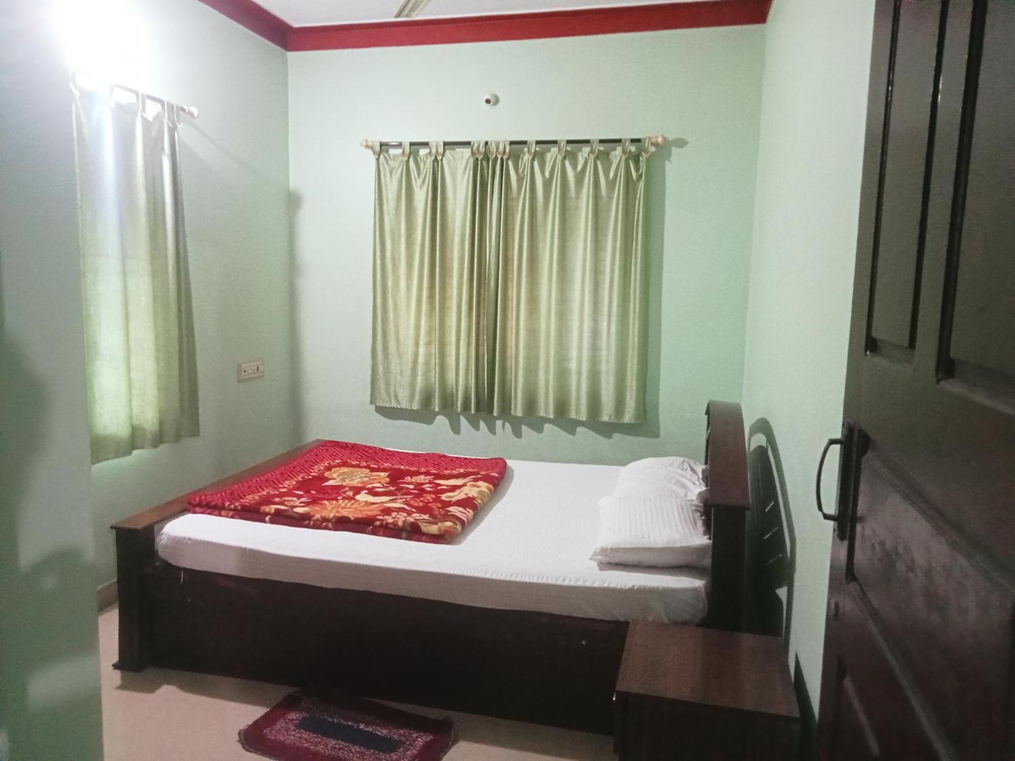 Eshwarkrupa Homestay 马迪凯里 外观 照片
