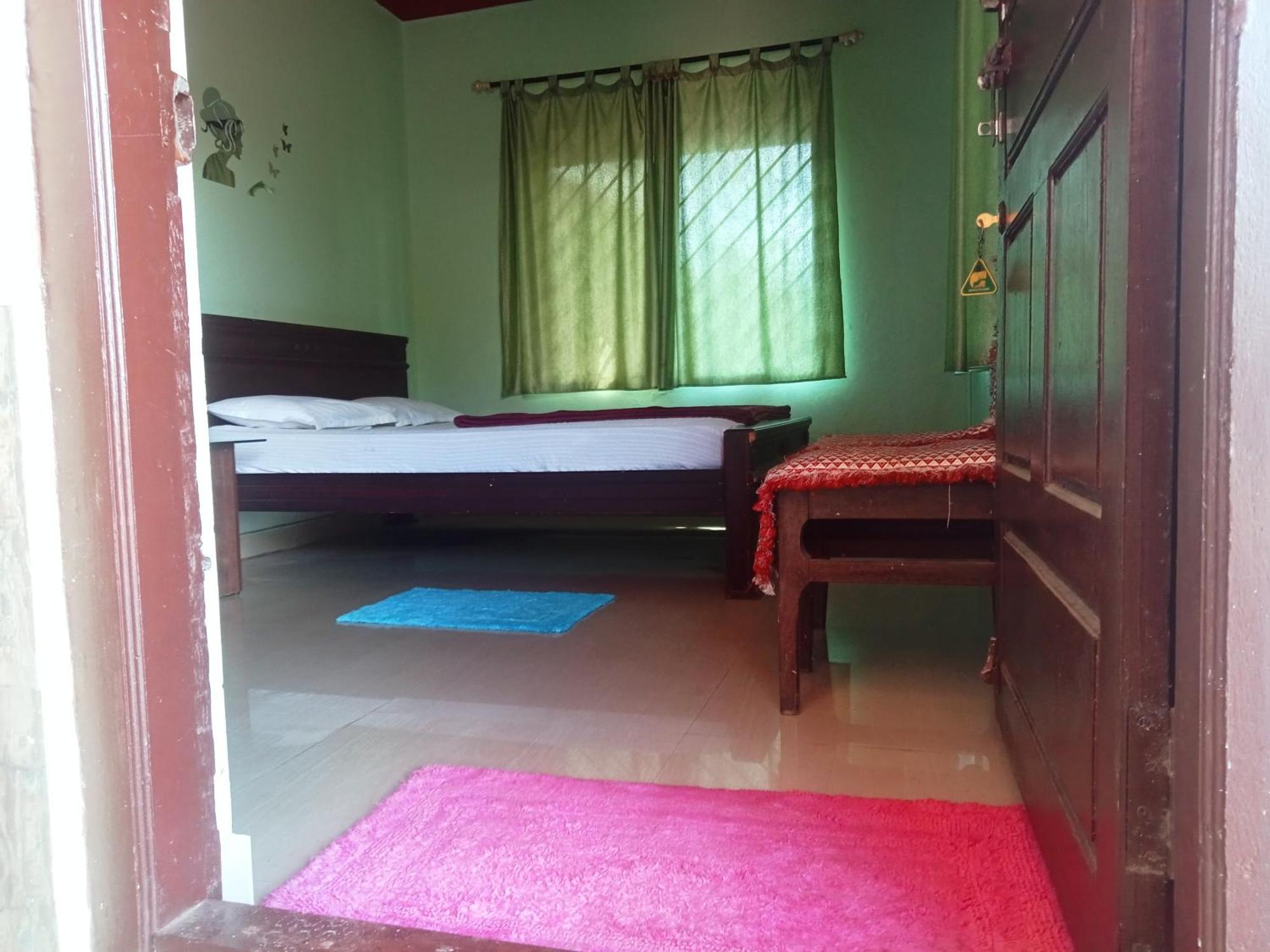 Eshwarkrupa Homestay 马迪凯里 外观 照片