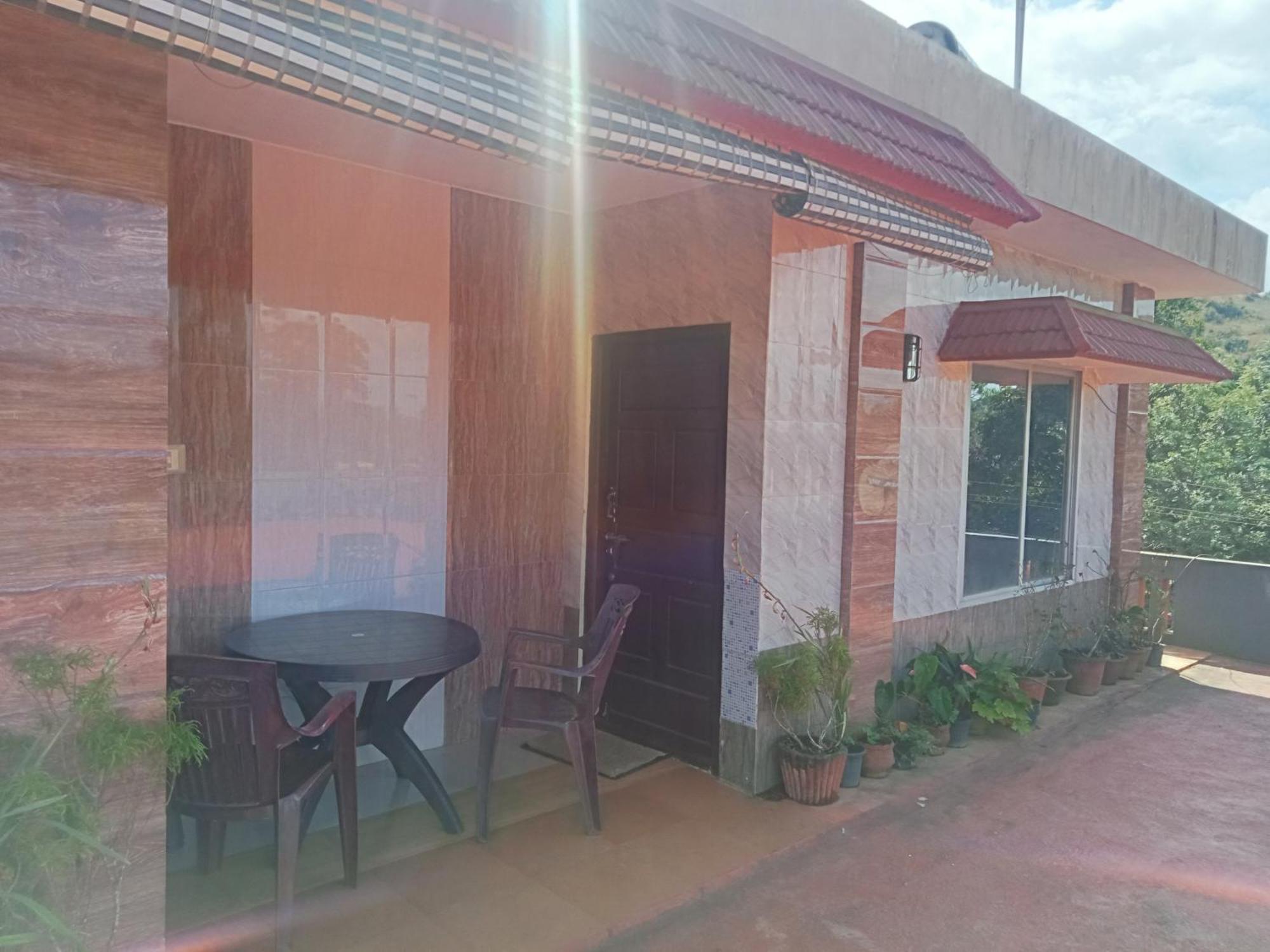 Eshwarkrupa Homestay 马迪凯里 外观 照片