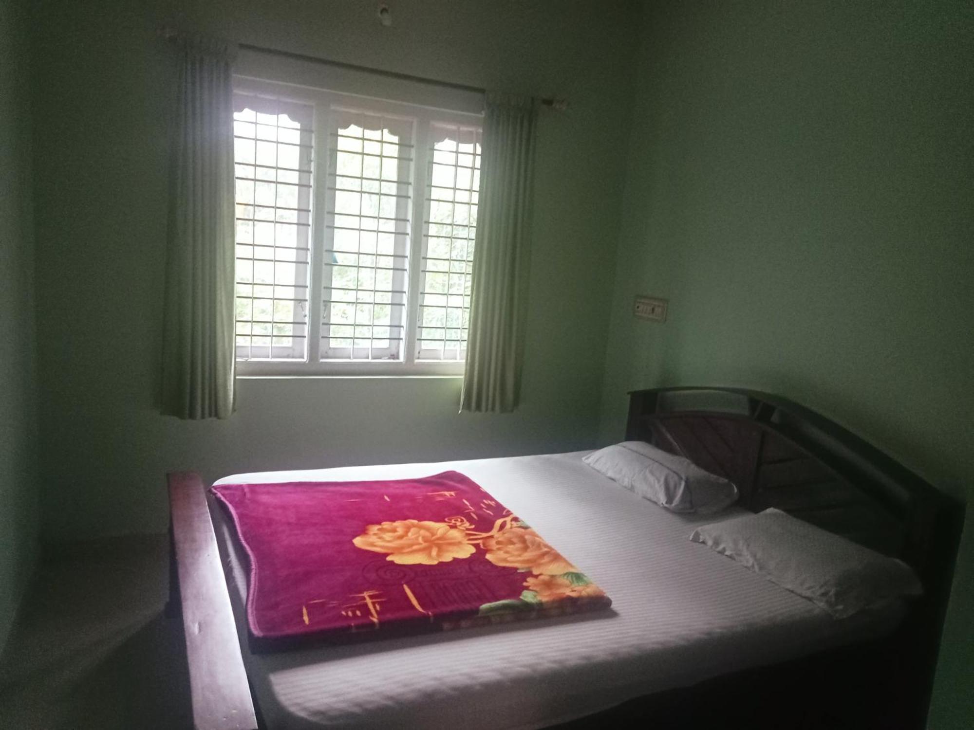 Eshwarkrupa Homestay 马迪凯里 外观 照片